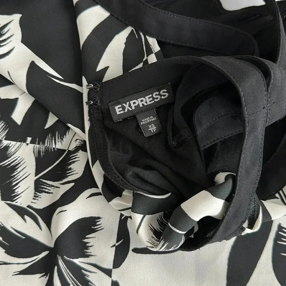 Express Blouse Sz XS - Picture 2 of 3